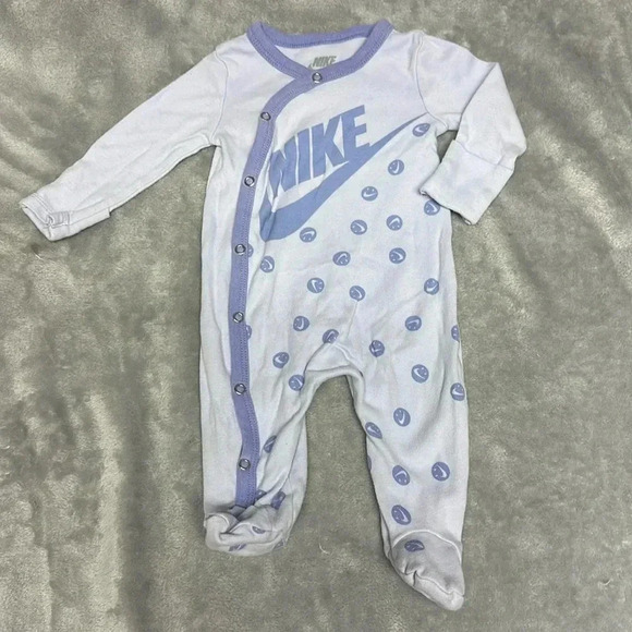 Nike - long sleeve footed convertible sleeper/jumpsuit/romper. Size 3 mo… - Picture 1 of 3